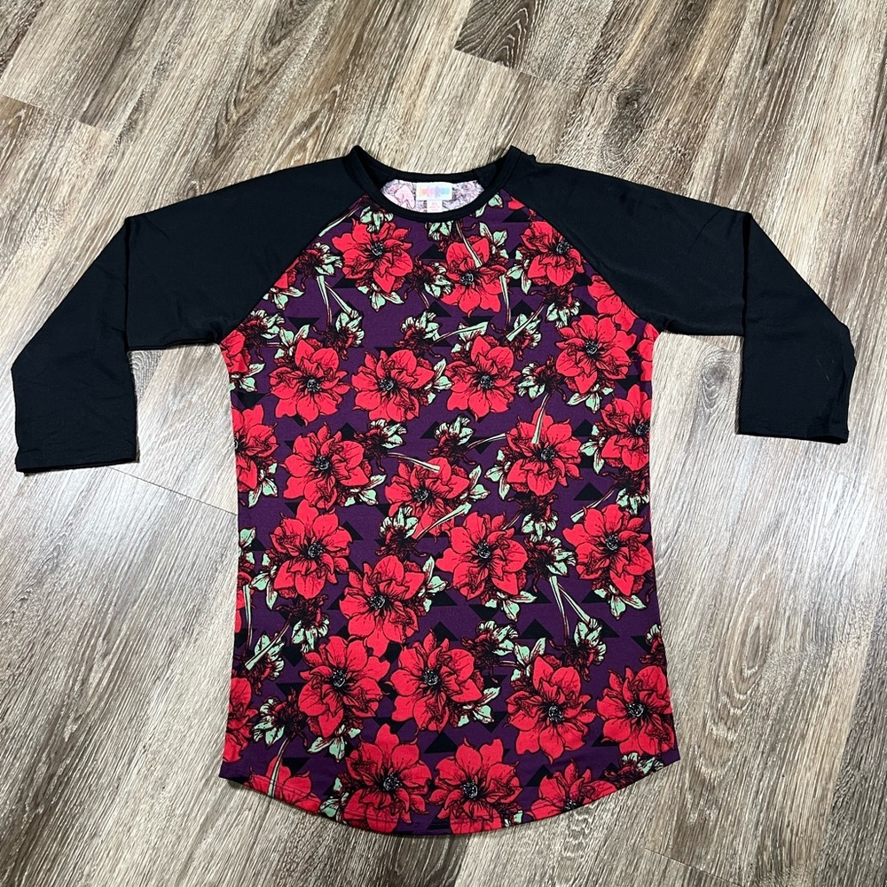 Lularoe Randy Raglan‎ T-Shirt Top 3/4 Sleeves Knit Red Black Floral Sz: XS